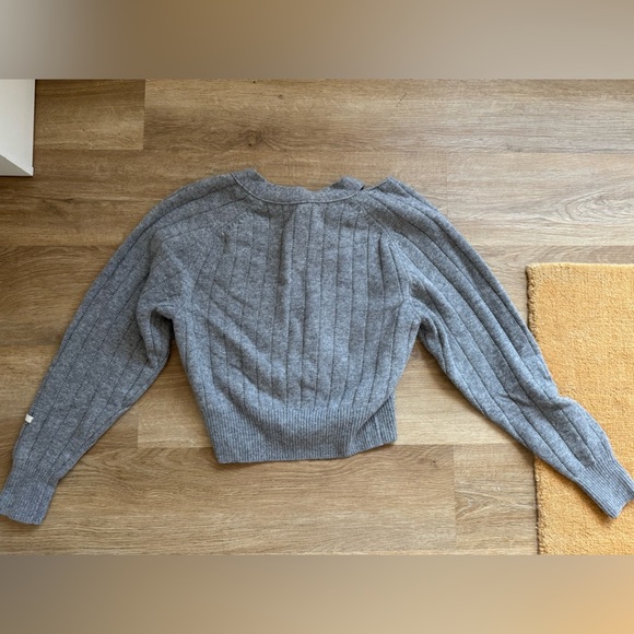 🍂NWT RECTO Bold Rib Slit Detail V Neck Sweater - Picture 11 of 11